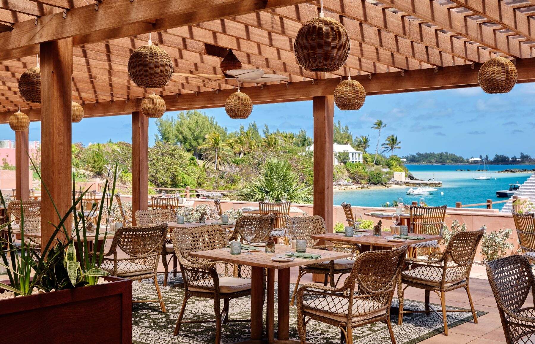 Shoreline at Cambridge Beaches | Waterfront Dining | Breakfast